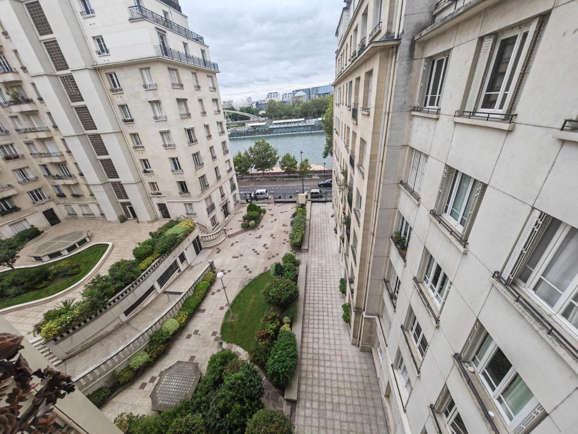 View Sur La Seine Apartment Paris Luaran gambar
